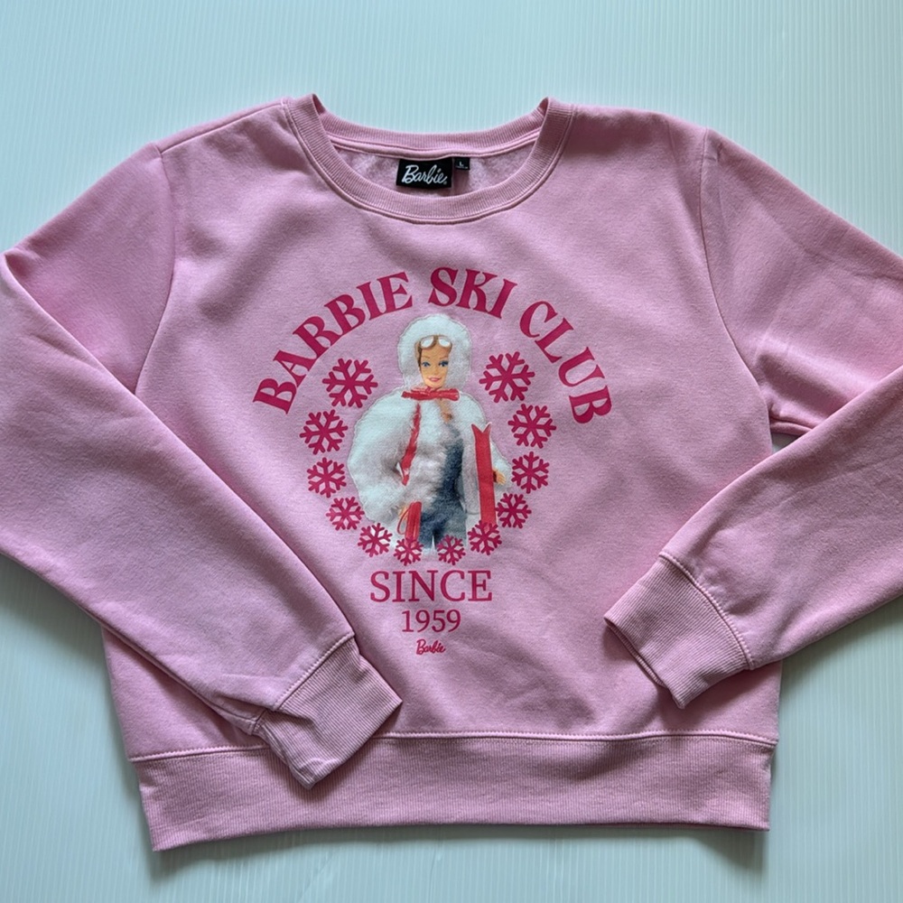 Barbie 1959 Ski Club Pink Graphic - snowflake crew neck sweatshirt. Size Large